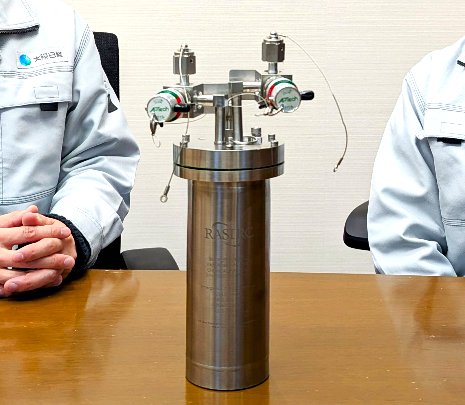 先端半導体デバイスの高性能化を支える過酸化水素ガス